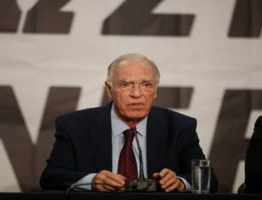 Β. Λεβέντης: Δύο φίδια υπάρχουν στη Βουλή, ο Τσίπρας και ο Μητσοτάκης